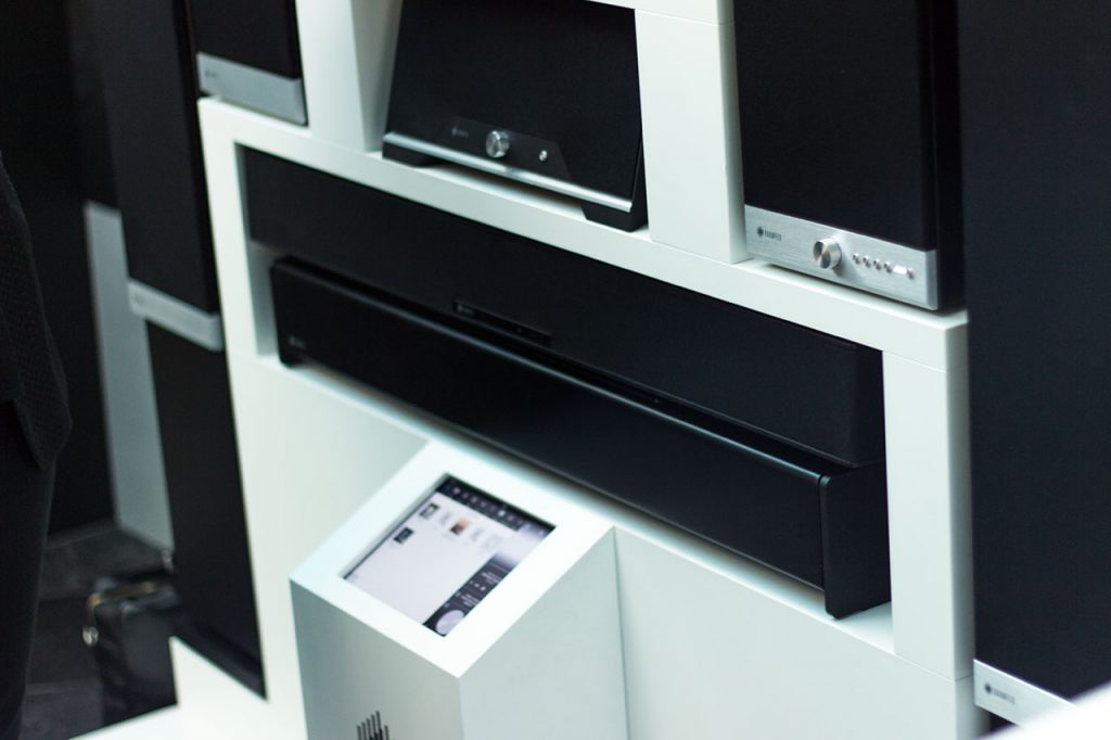 Raumfeld erobert Heimkino mit Soundbar + Subwoofer