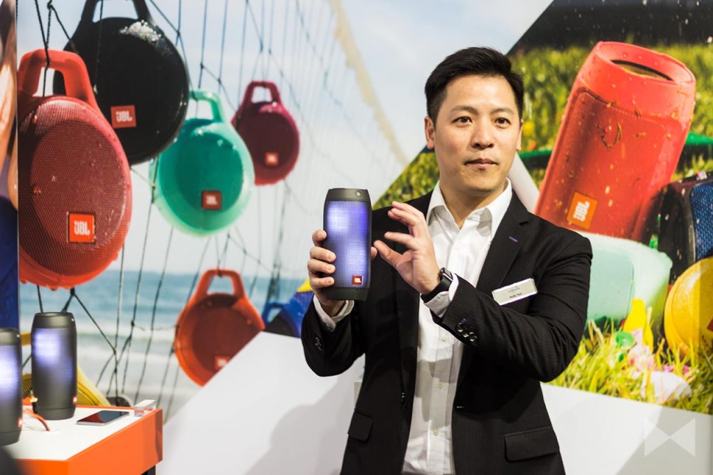 JBL Pulse 2: Bluetooth-Lautsprecher mit Farbsensor