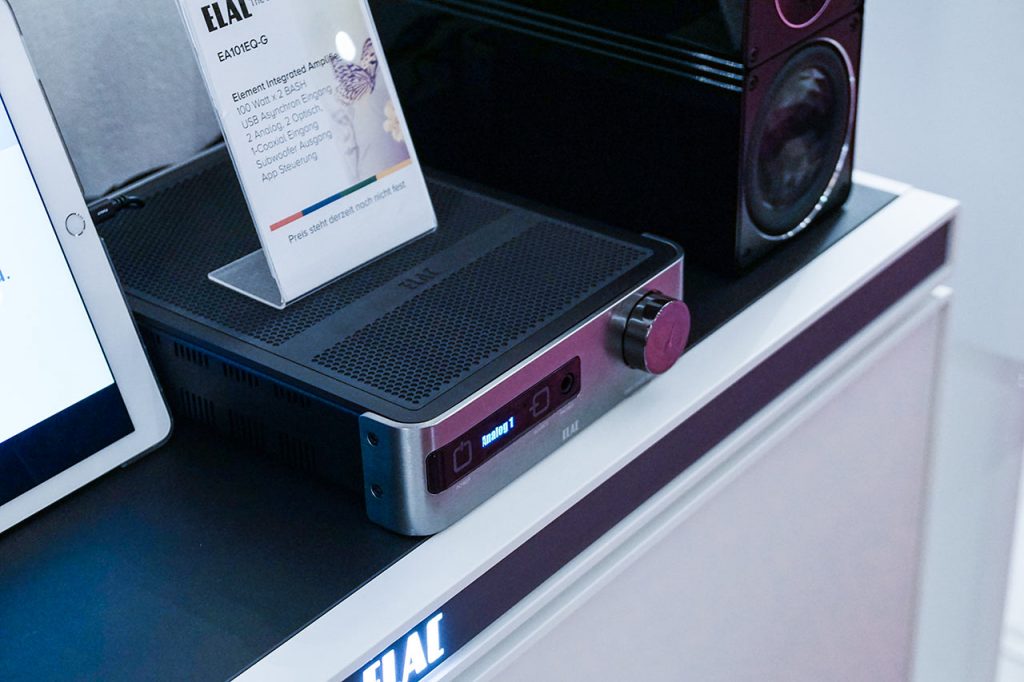 Elac EA101EQ-G: Stereo-Verstärker mit Raumeinmessung