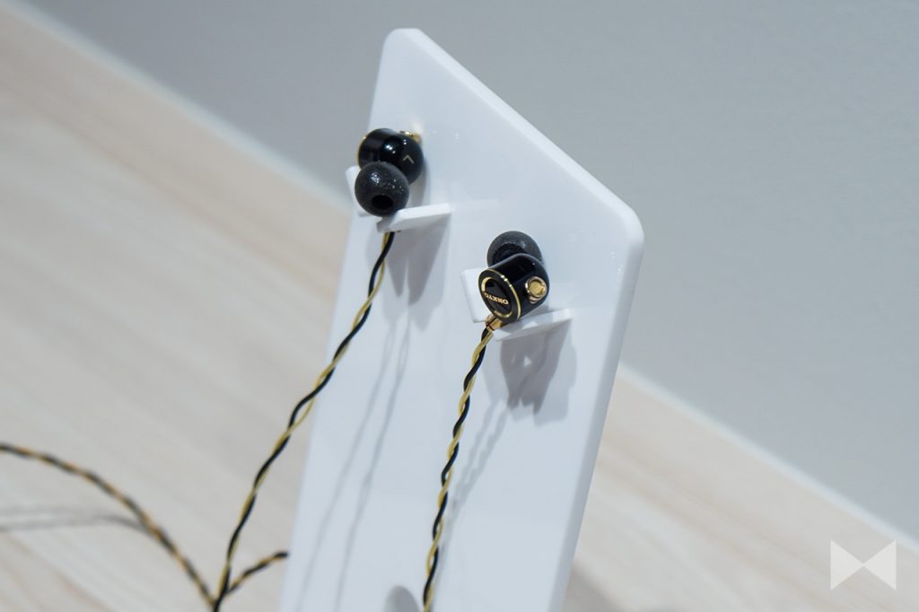Onkyo E900MB: In-Ear-Hybrid mit 3-Wege-Aufbau