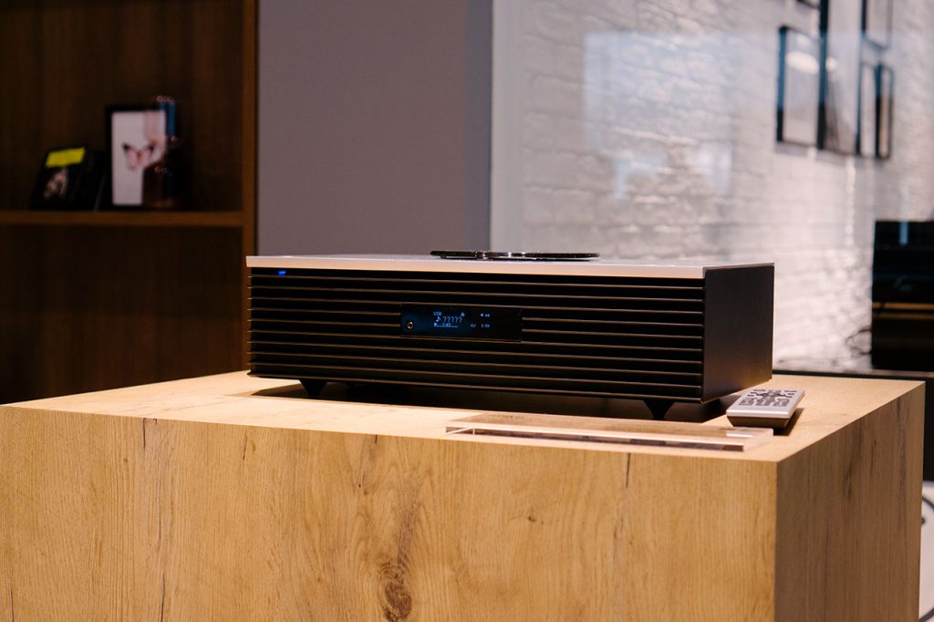 Technics SC-C70: Stereo-Kompaktsystem auf der IFA 2017
