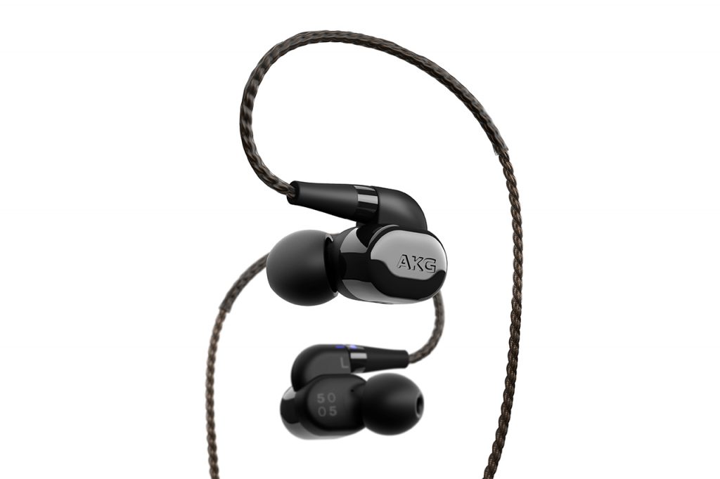 AKG N5005: 5-Wege-In-Ear-Kopfhörer mit Bluetooth-Dongle