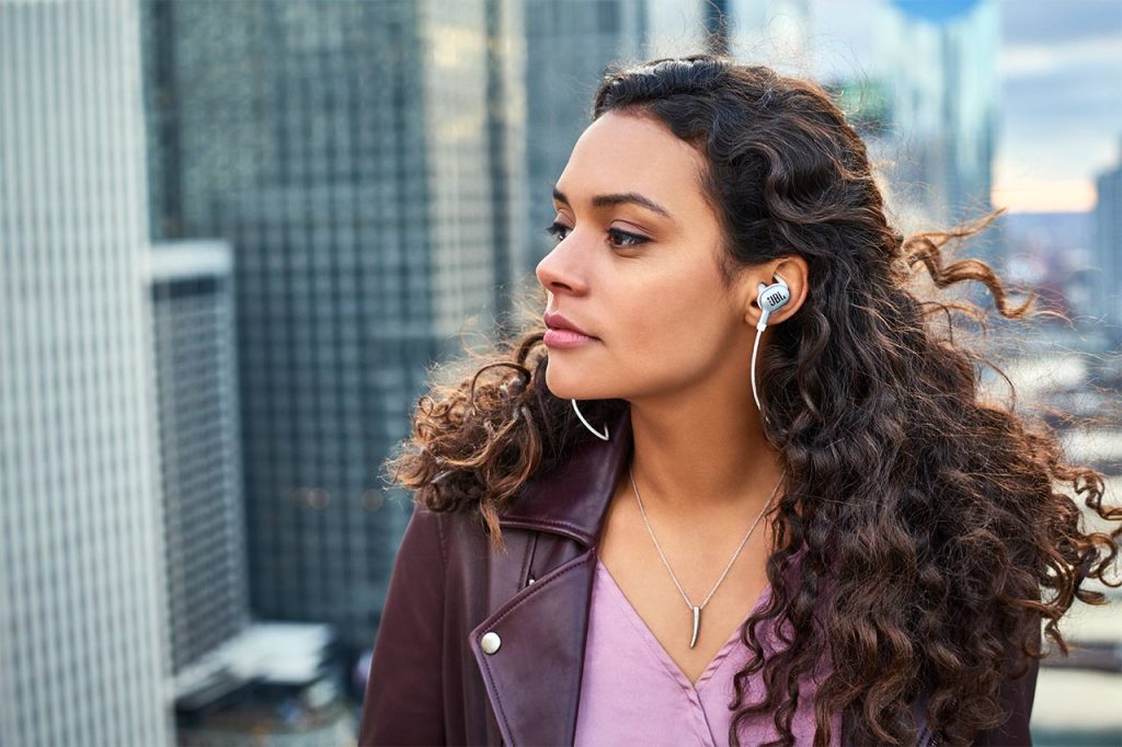 JBL Everest 710GA und 110GA: Bluetooth-Kopfhörer mit Google Assistant