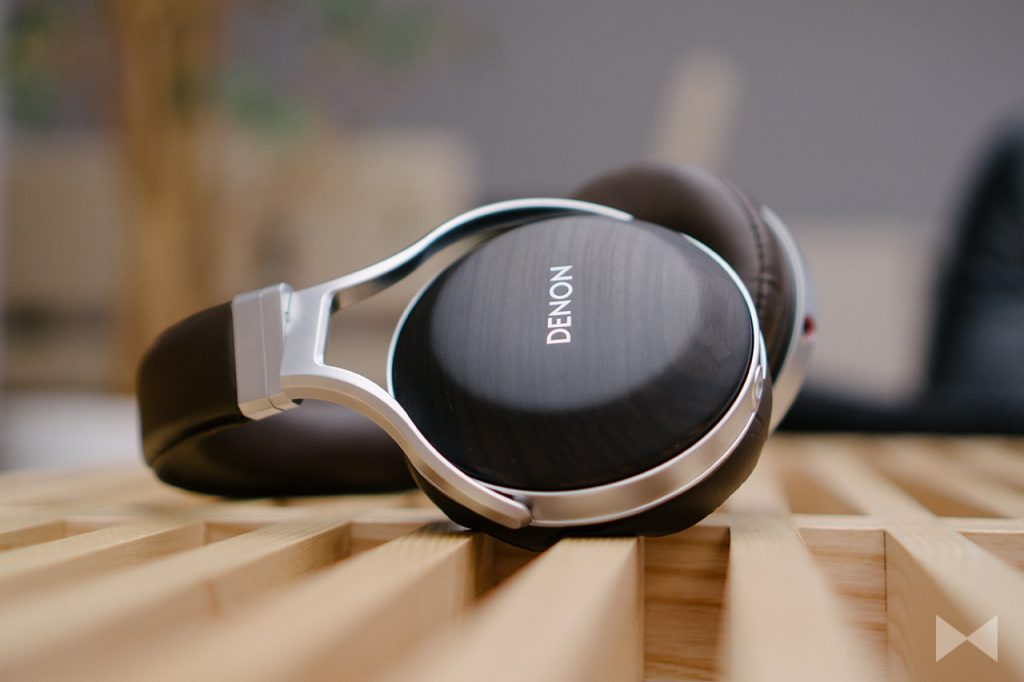 Denon AH-D5200 Test: Over-Ear-Kopfhörer aus Zebraholz