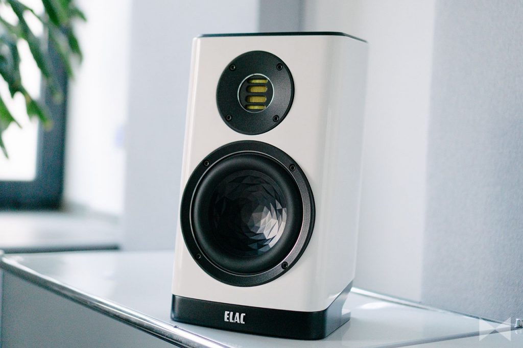 Elac Vela BS 403 Test: Regallautsprecher in Segeloptik