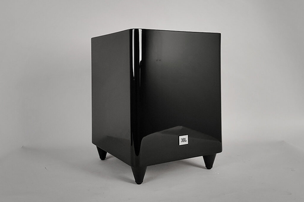JBL SUB80P: Funk-Subwoofer liefert 400 Watt