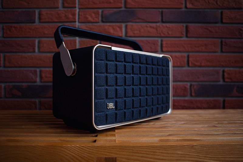 Der JBL Authentics 300 überzeugt mit einer ausgewogenen Klangqualität