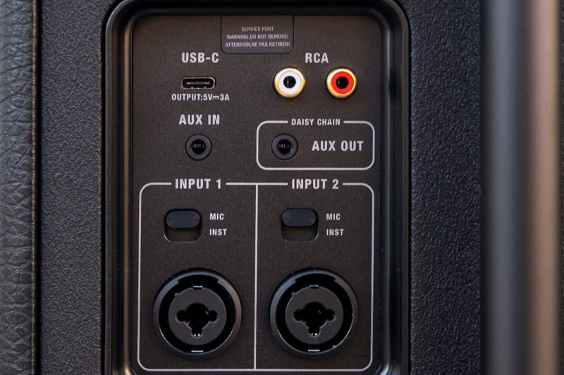 Anschlüsse der Marshall Bromley 750 mit XLR und RCA