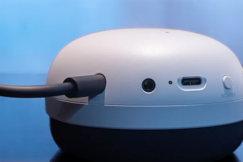 Das Mikrofon ist abnehmbar und flexibel einstellbar