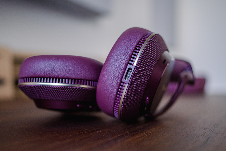 Statt auf Touch setzt Bowers & Wilkins auf physische Tasten