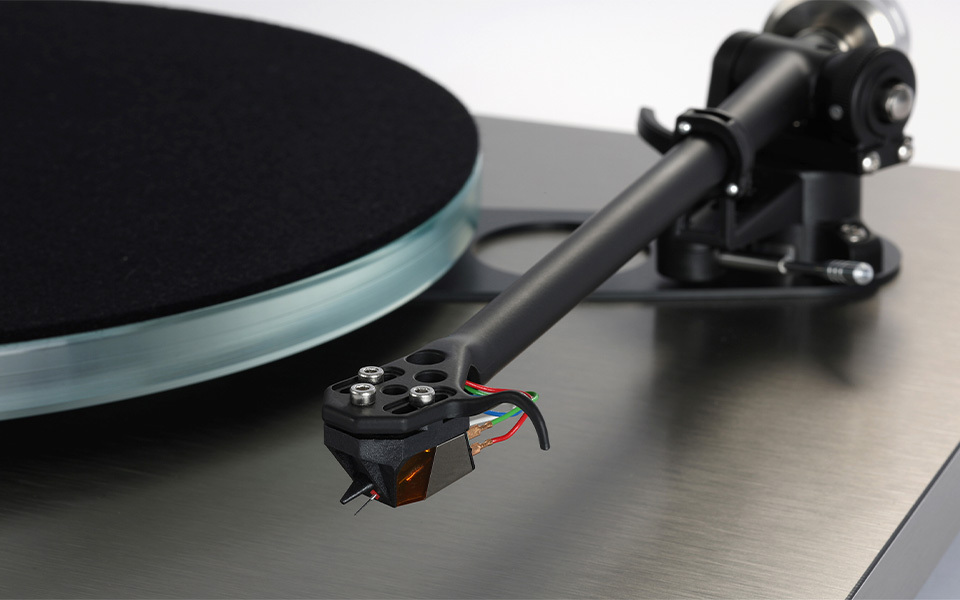 Der RB880-Tonarm gehört zu den präzisesten Konstruktionen von Rega