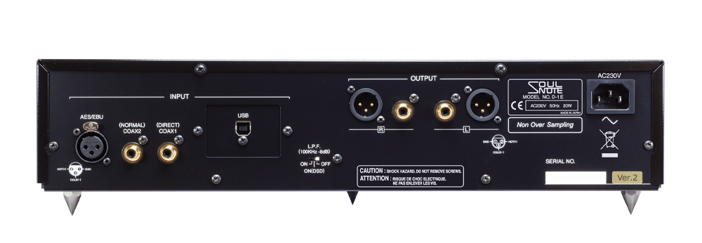 Eingänge: USB-B, 2 × Koaxial (S/PDIF), AES/EBU