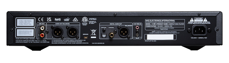 Analog stehen Cinch und symmetrische XLR-Ausgänge bereit