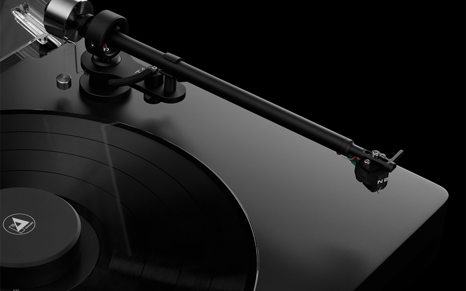Clearaudio N2: MM-Tonabnehmer mit Carbon-Gehäuse