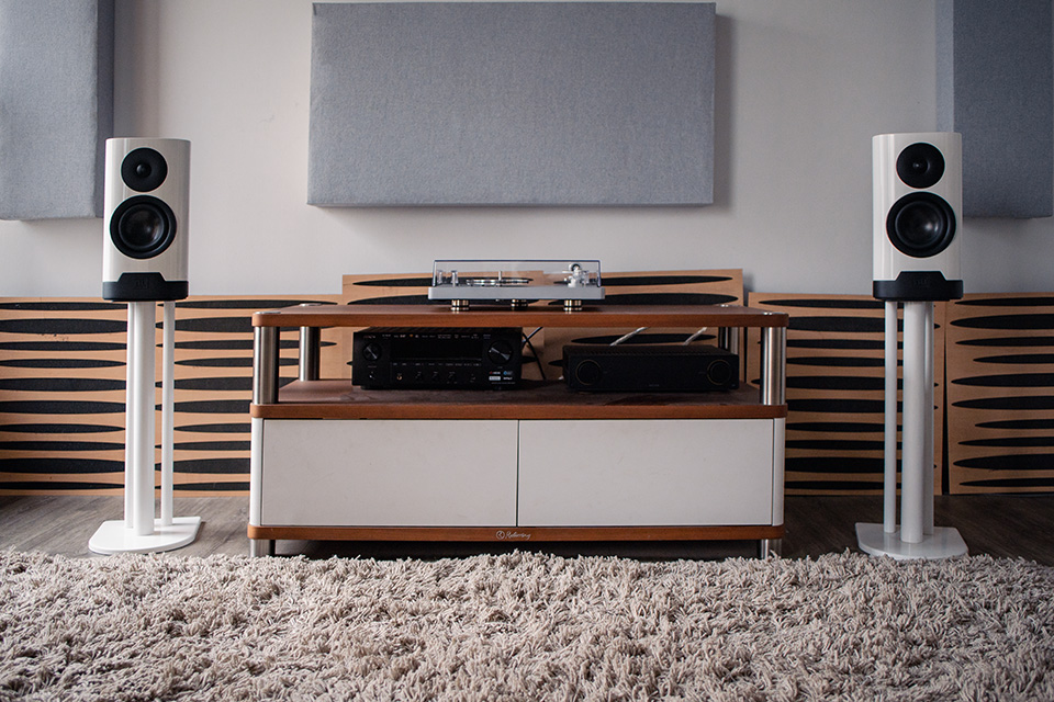 Die Nubert nuVero nova 5 ist ein kompakter Lautsprecher für hochwertige Stereo-, SubSat- und Surround-Setups