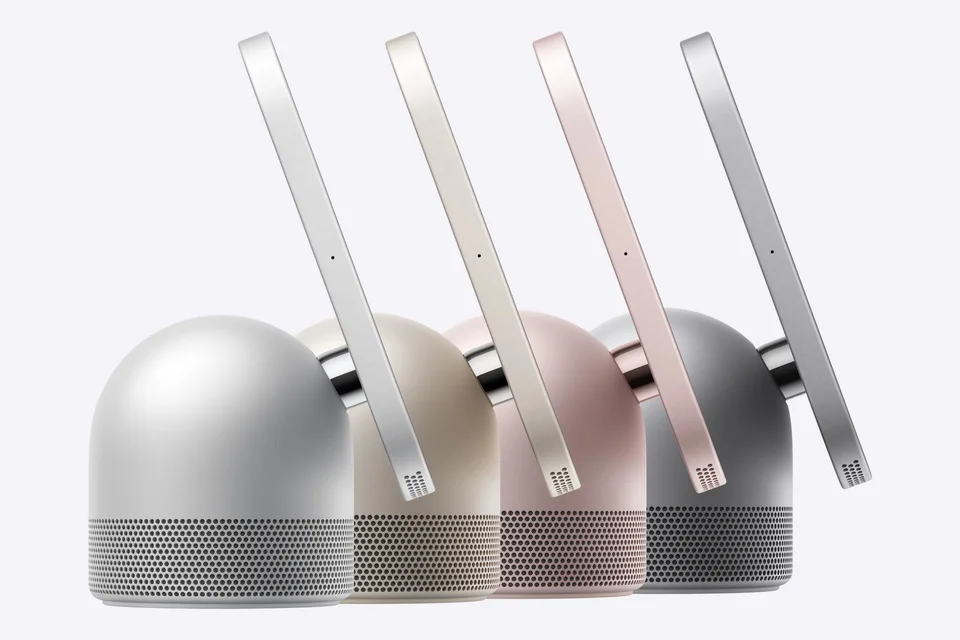 Apple HomeView in Silber, Polarstern, Rose Pink und Space Grau nebeneinander, seitlich mit geneigtem Display
