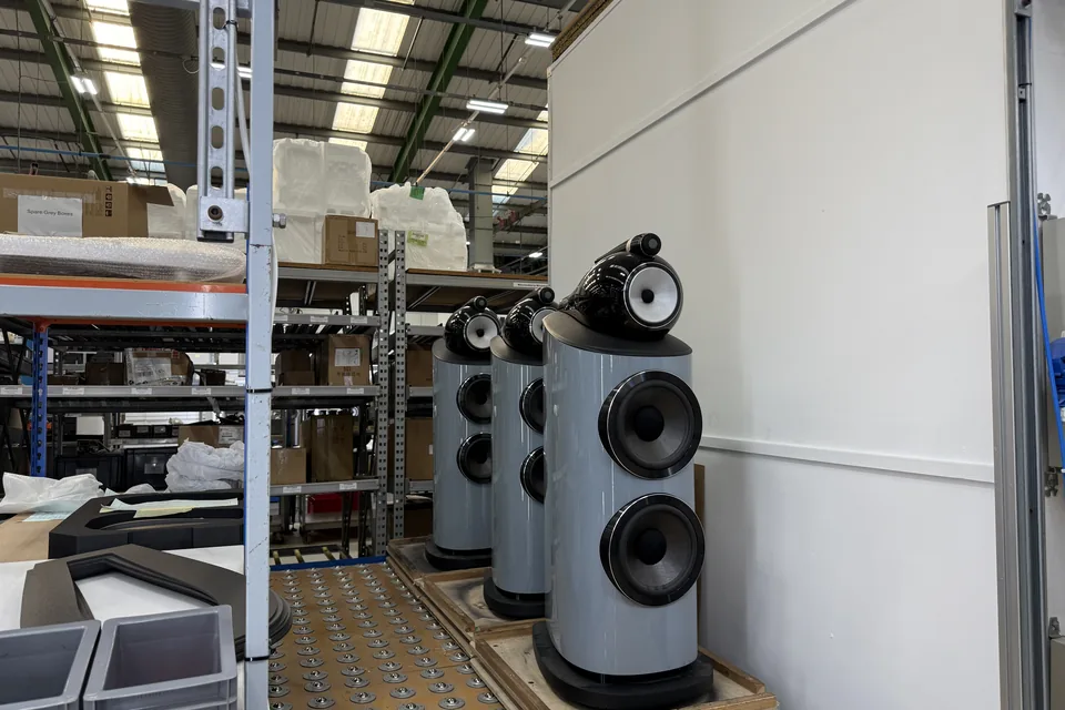 Bowers & Wilkins Factory: So entsteht die 800 Serie Diamond D5