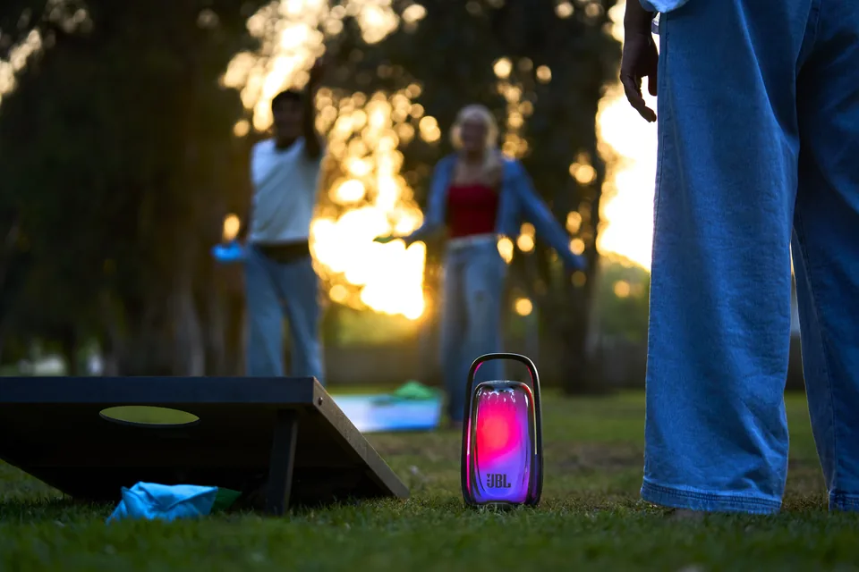 JBL Pulse 6: Bluetooth-Lautsprecher mit Lichtshow